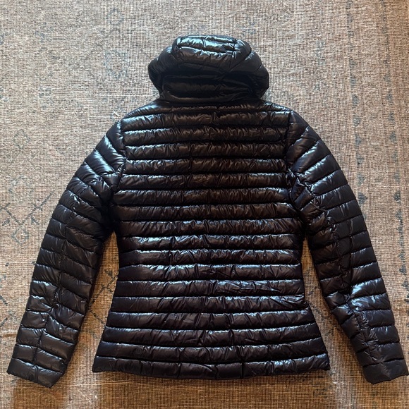 lululemon athletica Shiny Black Puffer Packable Jacket - Picture 3 of 3